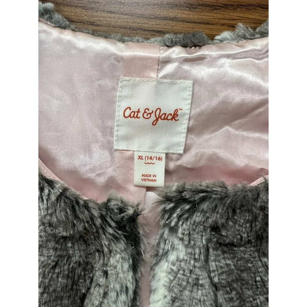 XL 14/16 Cat & Jack‎ Girls furry vest vvguc if not EUC